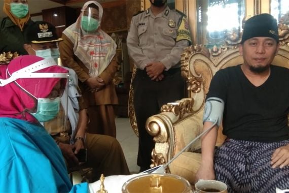 Ustaz Ujang Bustomi Enggak Bisa Kabur Lagi, Sudah Dikepung TNI dan Polri - JPNN.COM