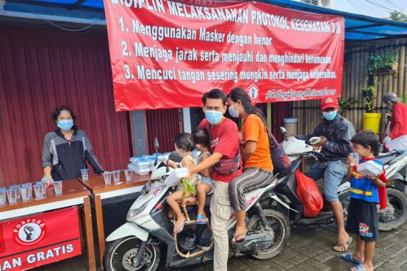 Aksi Pospera Membagikan Makanan Gratis Menjalar ke Bogor - JPNN.COM