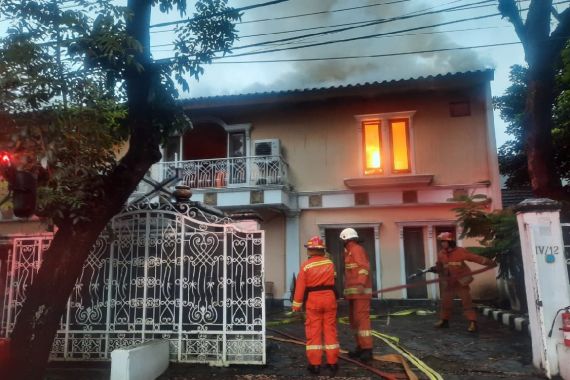 Rumah Mantan Kapolda Metro Jaya Ludes Terbakar - JPNN.COM