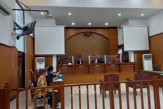 Hakim Beri Peringatan Agar Polisi Hadir di Sidang Habib Rizieq Selanjutnya - JPNN.COM