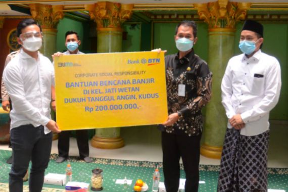 Bank BTN Salurkan Rp200 Juta untuk Warga Terdampak Banjir di Jateng - JPNN.COM