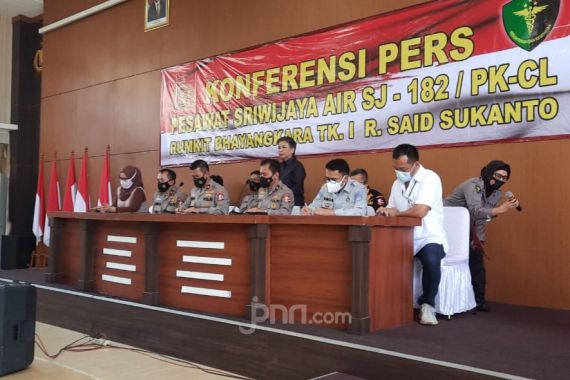 Tim DVI Polri Identifikasi Satu Korban Sriwijaya Air SJ 182, Namanya... - JPNN.COM
