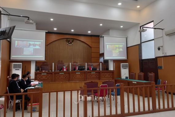Gus Nur Memohon Ini Kepada Majelis Hakim - JPNN.COM