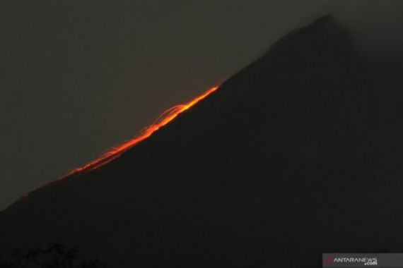 Hari Ini Gunung Merapi 12 Kali Luncurkan Guguran Lava - JPNN.COM