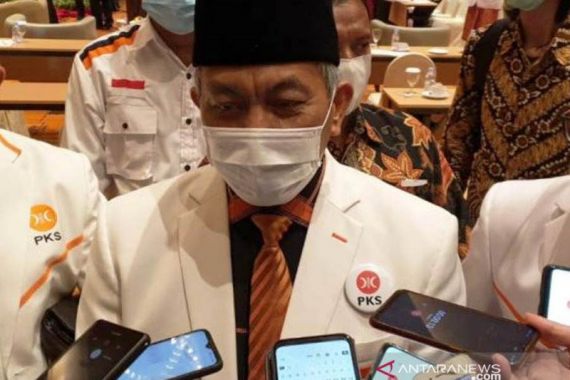 Syaikhu PKS: Sudah Semestinya Pak Jokowi Mencabut Lampiran Aturan Itu - JPNN.COM