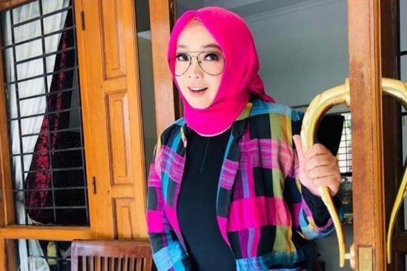 3 Berita Artis Terheboh: Rina Gunawan Meninggal, Wulan Guritno Gugat Cerai Suami - JPNN.COM
