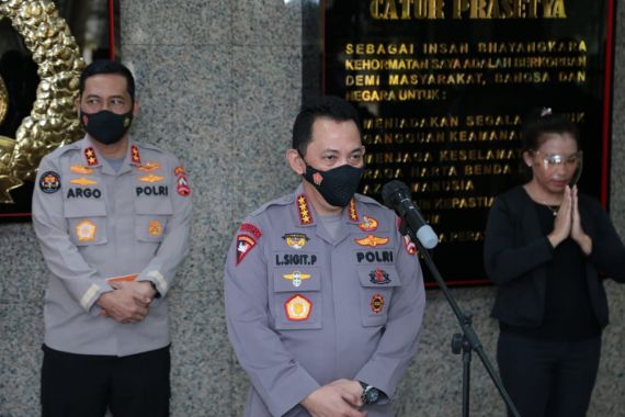 Keliling di Gereja Selama Pekan Paskah di NTT dan Sulut, Kapolri: Silakan Beribadah dengan Lancar - JPNN.COM