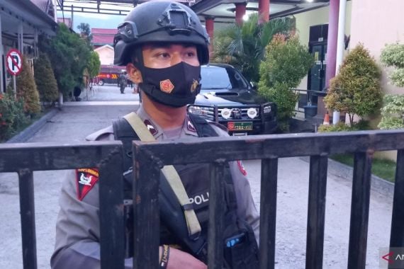 Kontak Tembak TNI-Polri dengan MIT, 1 Personel Brimob Polda Sulteng Gugur - JPNN.COM