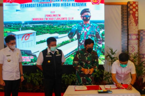 Arwana Citramulia Resmikan Pabrik Plant 4B di Ogan Ilir, Ini Harapan Marsekal TNI Hadi - JPNN.COM