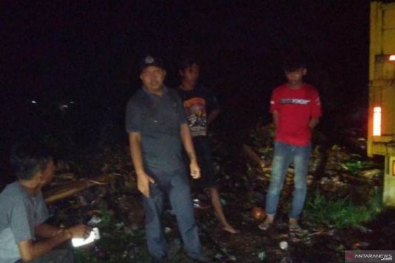 DLH Cianjur Tangkap Pembuang Limbah dari Perusahaan di Bandung Barat - JPNN.COM