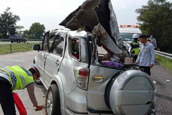 Daihatsu Terios Kecelakaan di Tol Cipali, Ada Korban Jiwa, Innalillahi - JPNN.COM