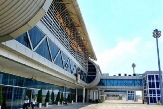 Pesawat Batik Air Dievakuasi, Operasional Penerbangan Bandara Sultan Thaha Kembali Normal - JPNN.COM