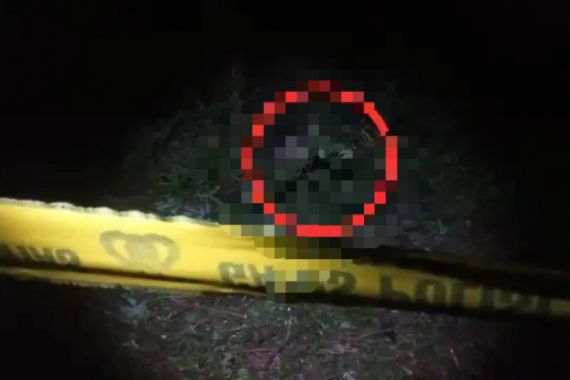 Jelang Tengah Malam, Warga Digegerkan Penemuan Mayat dalam Karung Putih - JPNN.COM