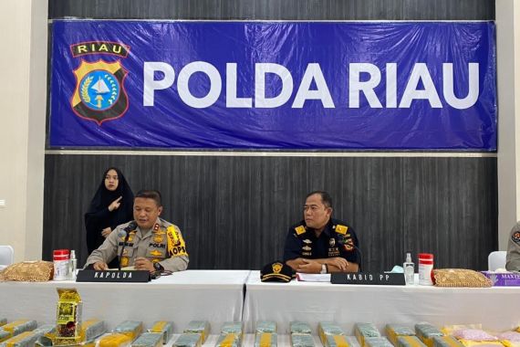 Bea Cukai Tindak Penyelundup Narkotika di Bengkalis dan Bogor - JPNN.COM