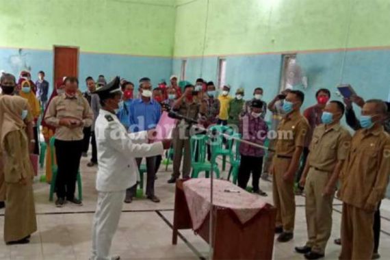 Tepergok di Rumah Istri Orang, Sekdes Turun jadi Kadus - JPNN.COM