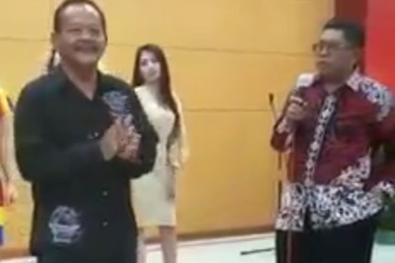 Viral Video Wali Kota Blitar Joget Tanpa Masker, Polisi Garap 5 Saksi - JPNN.COM