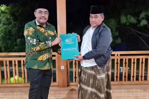 Silaturahim ke Kiai Lukman Hakim, Gus Jazil Diminta Majukan NU DKI - JPNN.COM
