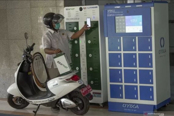 Pertamina Tambah 23 Stasiun Penukaran Baterai di Sejumlah SPBU - JPNN.COM