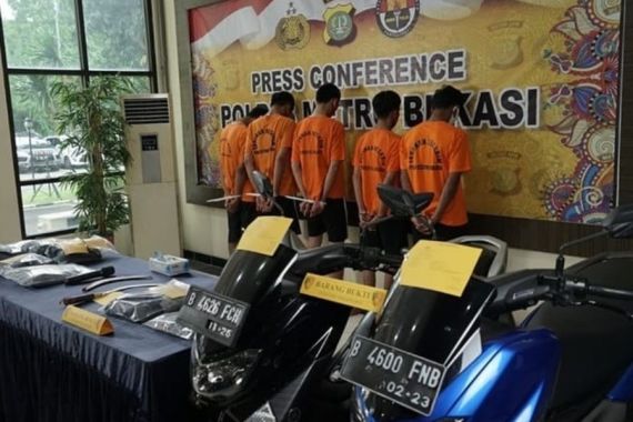 Anggota Geng Motor Sadis Pembacok Pemuda di Bekasi Ditangkap, Nih Lihat - JPNN.COM