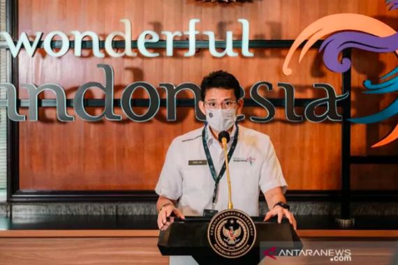 Diskusi Sandiaga dengan Tony Fernandes Berbuah Manis, AirAsia Akan Buka Rute ke Likupang - JPNN.COM