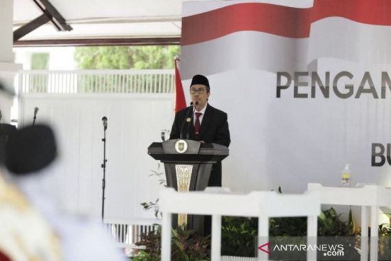 Gubernur Riau: Pejabat yang Sudah Pensiun Harus segera Mengembalikan Mobil Dinas - JPNN.COM