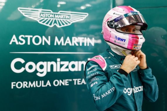 F1 2021: Sebastian Vettel Pamerkan Helm Baru, Ada Pesan Khusus - JPNN.COM
