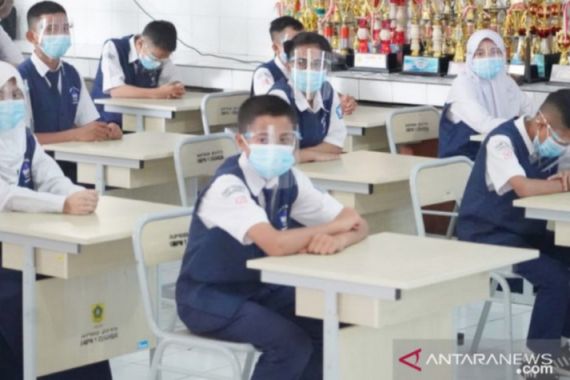 Sebanyak 170 Sekolah di Kabupaten Bogor Uji Coba Pembelajaran Tatap Muka - JPNN.COM