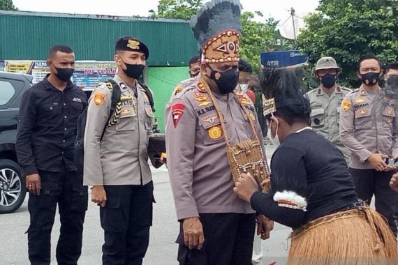 Irjen Fakhiri kepada Brimob Nusantara: Kekerasan Itu Harus Kita Hentikan - JPNN.COM