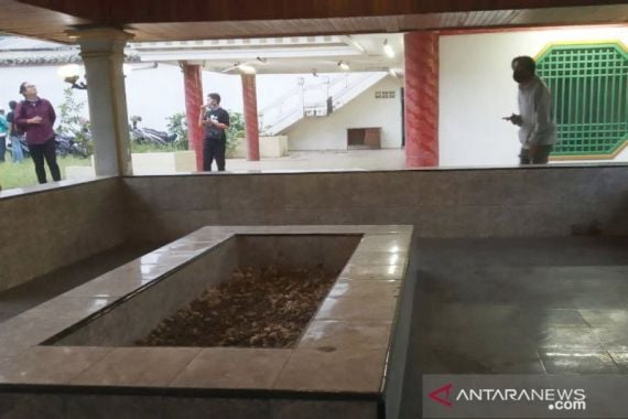 Pesan Anton Medan kepada Anaknya, Makam Sudah Disiapkan Sejak 2005 - JPNN.COM