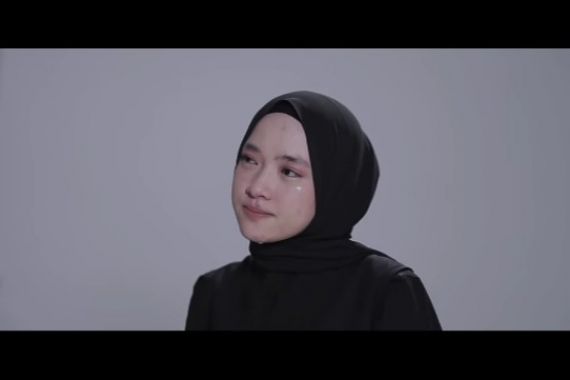 Nissa Sabyan Akhirnya Muncul, Berbaju Hitam dan Menangis - JPNN.COM
