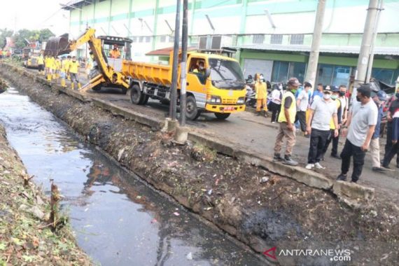 Bobby Nasution Melintasi Jalan Setapak, Simak Kata-katanya - JPNN.COM