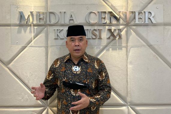 Hergun Minta Pemerintah Mengerem Utang Agar Indonesia Kembali Naik Kelas - JPNN.COM