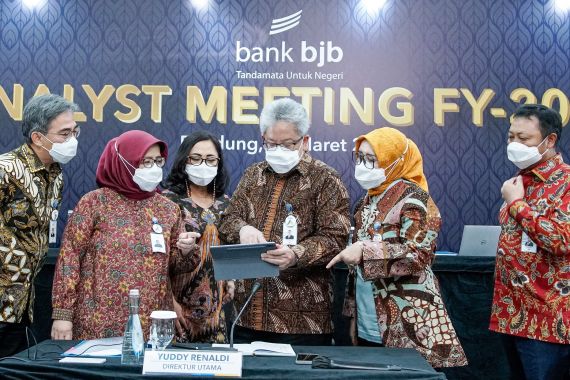 Catatkan Laba Bersih Rp 1,7 Triliun, Bank BJB Konsisten Tumbuh Positif di 2020 - JPNN.COM