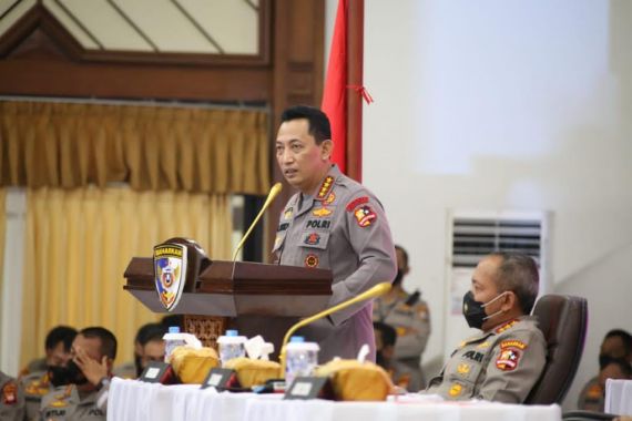 Jenderal Listyo Yakin Komjen Arief Mampu Membuat Polisi Berseragam Lebih Tegas - JPNN.COM