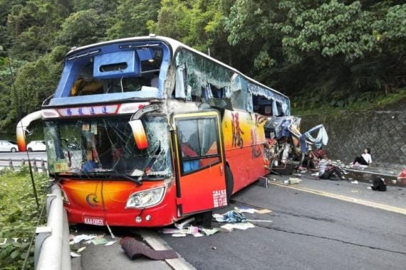 Bus Pariwisata Kecelakaan, Banyak Korban Jiwa, 39 Penumpang Luka-luka - JPNN.COM