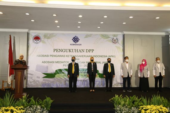 Menteri Ida Minta Pengurus APKI dan AMHI Dukung 9 Lompatan Besar Kemnaker - JPNN.COM