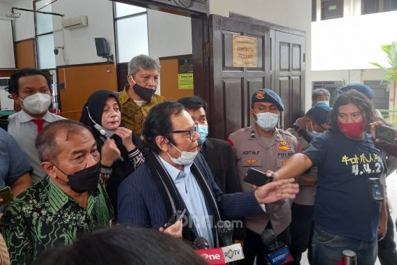 Kubu Habib Rizieq Tuding Hakim Keliru Menafsirkan Putusan MK - JPNN.COM