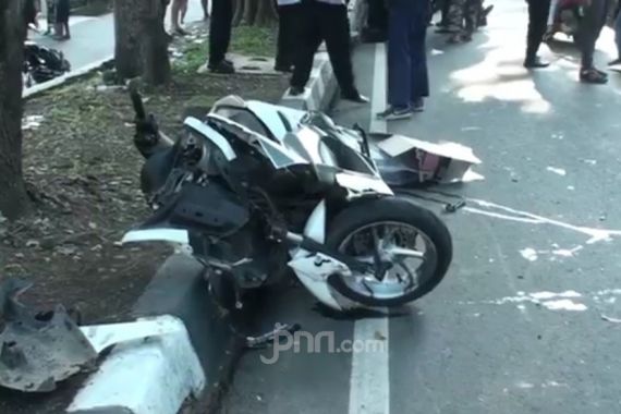Detik-detik Kecelakaan Maut di Duren Sawit, Tiga Orang Tewas, Mengerikan - JPNN.COM