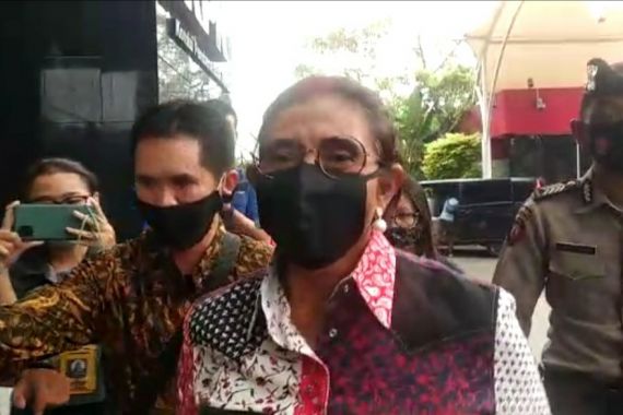 Usai ‘Diserang’ Edhy Prabowo, Susi Pudjiastusi Datangi KPK - JPNN.COM