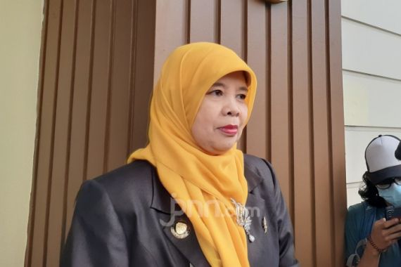 Pengadilan Akan Panggil Suami Wulan Guritno - JPNN.COM