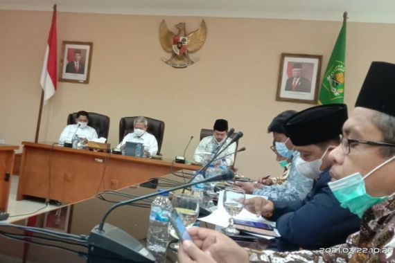 Guru Agama Honorer Kebumen Bertemu Petinggi Kemenag, Gus Yaqut Sedang Tak Enak Badan - JPNN.COM