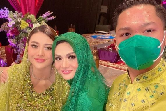 Kris Dayanti Ungkap Rencana Pernikahan Azriel Hermansyah dan Sarah Menzel - JPNN.COM