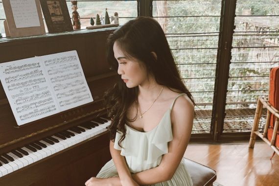 Annisa Resmana Akhirnya Punya Lagu Ciptaan Sendiri, Di Ujung Sana - JPNN.COM