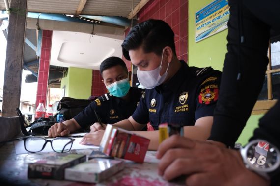 Bea Cukai: Pemantauan Harga Demi Mencegah Peredaran Rokok Ilegal - JPNN.COM