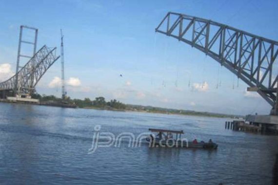 Jembatan Kutai Kartanegara yang Sebentar Lagi 'Hidup' Kembali - JPNN.COM