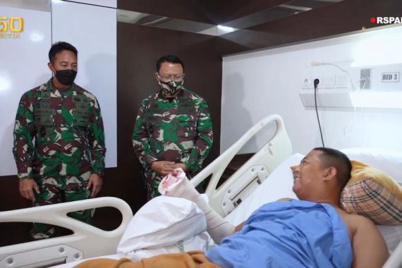 Terbaring di Rumah Sakit, Praka Supriyanto Diberi Kejutan oleh KSAD - JPNN.COM