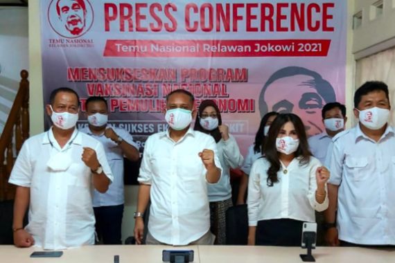 Besok, Jokowi Bakal jadi Pembicara Webinar Temu Nasional Relawan - JPNN.COM