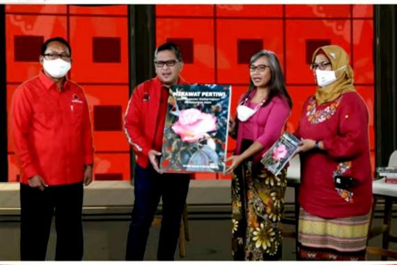Melalui Buku Merawat Pertiwi, Sosok Lain Megawati Terkuak - JPNN.COM