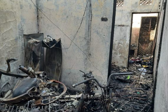 Kebakaran Hebat di Matraman, Sepasang Suami Istri Tewas dalam Kondisi Berpelukan - JPNN.COM