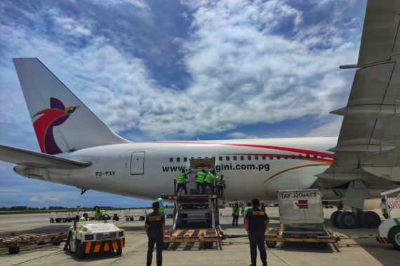 Bea Cukai Mengawasi Charter Flight Ekspor Impor dari Yogyakarta  - JPNN.COM